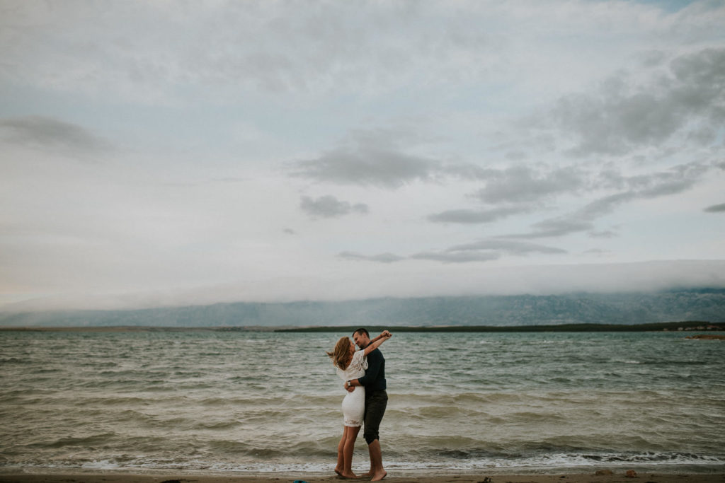 stormy_engagement_session